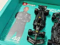 Bburago Mercedes-AMG F1 W14 Team Set 1/43
