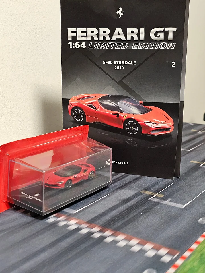 CENTAURIA x IXO COLLECTIONS FERRARI GT 1:64 Magazine ASIA EDITION - FERRARI SF90 STRADALE 2019 hover