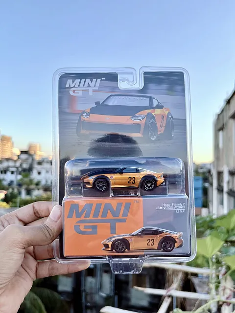 Mini GT 1:64 Nissan Fairlady Z #23 "LB-NATION WORKS" LB Gold