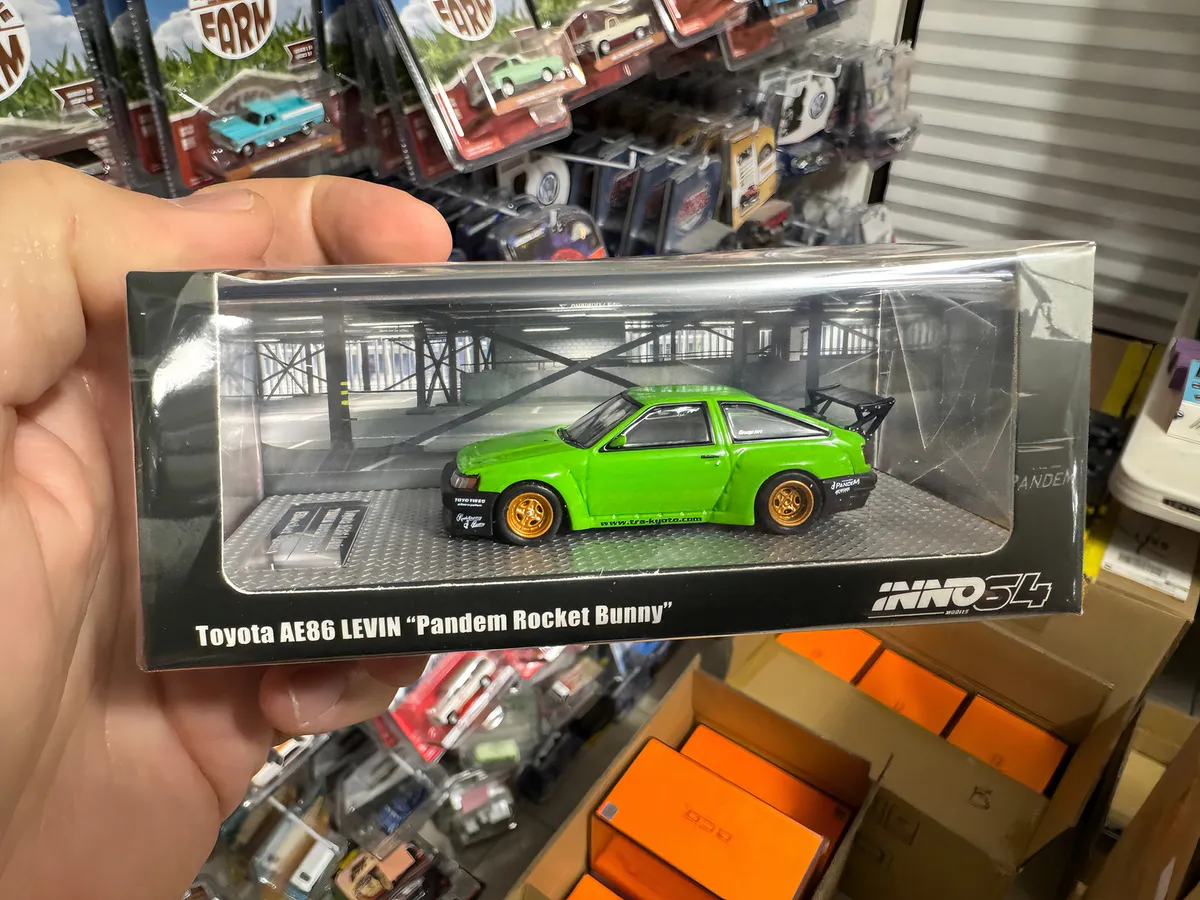 Inno64 1:64 Toyota AE86 Levin Pandem Rocket Bunny Green