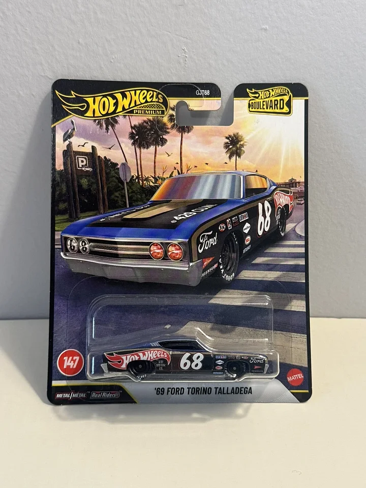 Hot Wheels 2026 Premium Boulevard 69 Ford Torino Talladega
