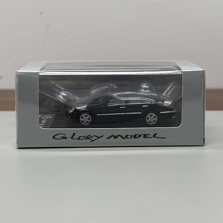Glory Model 1:64 Mercedes-Benz 280 AMG W211 Black hover