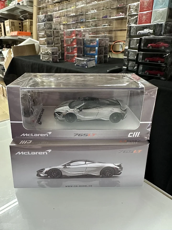 CM Model 1:64 McLaren 765LT Silver Grey with Extra Wheels
