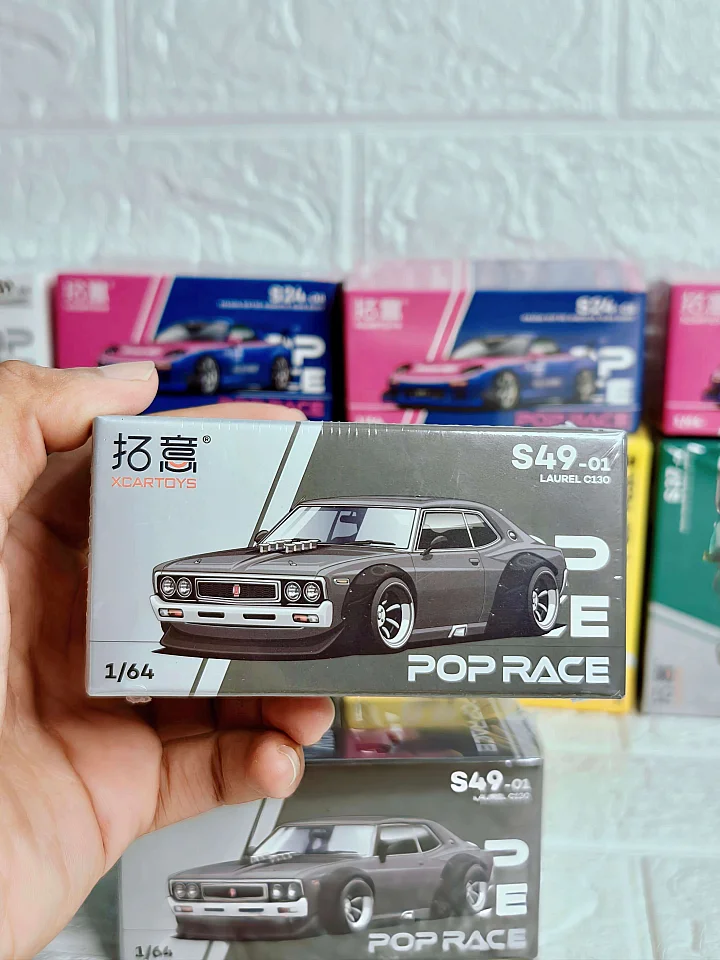XCARTOYS x POP RACE 1:64 Nissan Laurel C130 S49-01