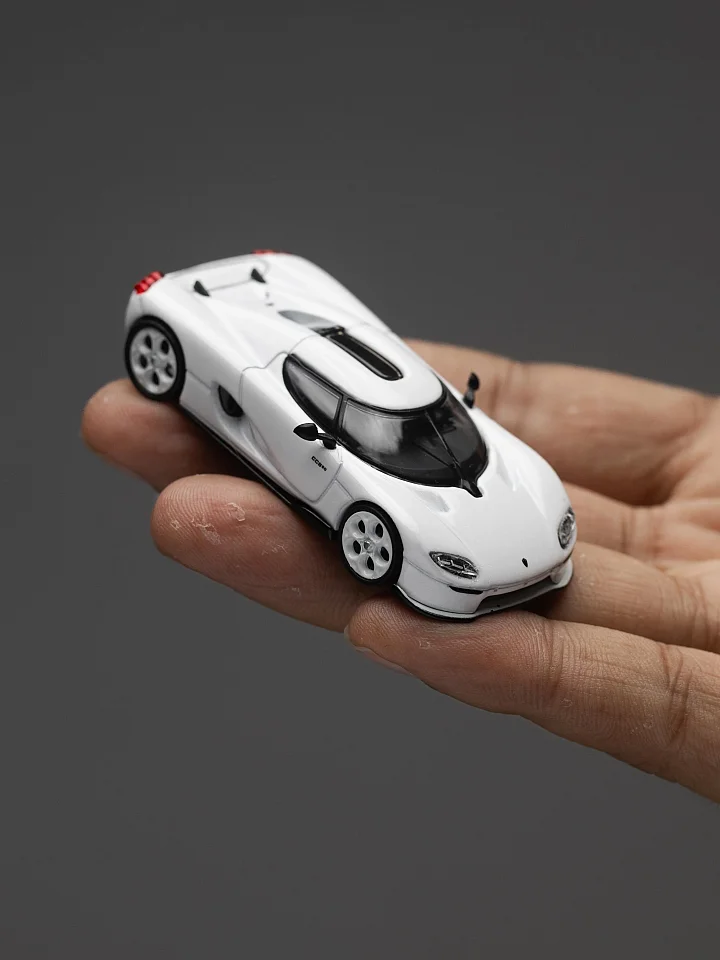 Tarmac Works 1:64 Koenigsegg CC850 White hover